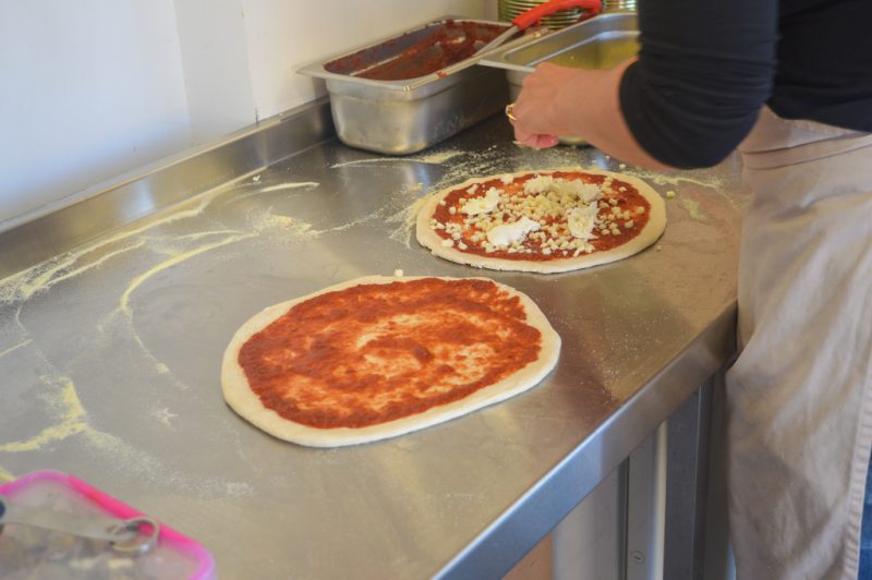 Trying out the Cotswold Pizza Co. Shack at Red Lion Pub, Chipping Norton.
