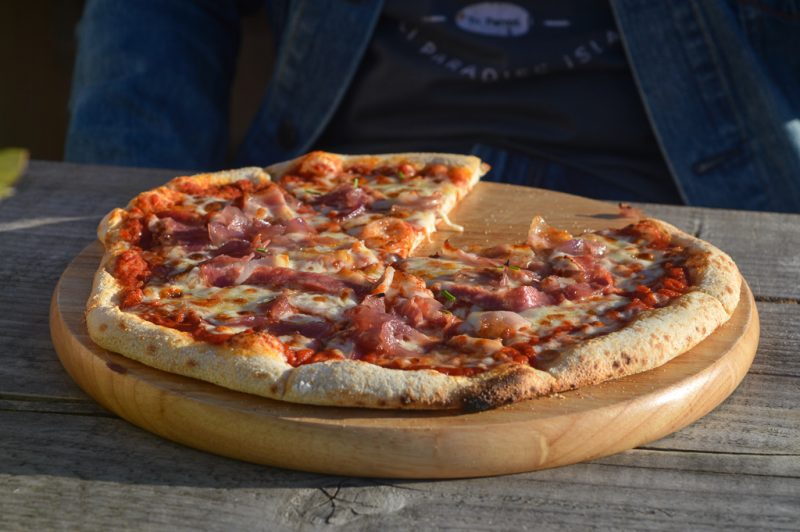 Trying out the Cotswold Pizza Co. Shack at Red Lion Pub, Chipping Norton.