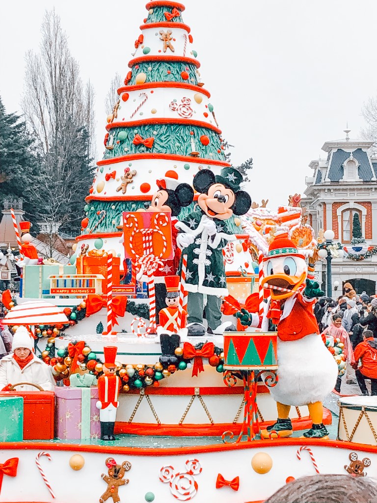 Disneyland Paris at Xmas – a 4-day itinerary – The Weekend Tourist